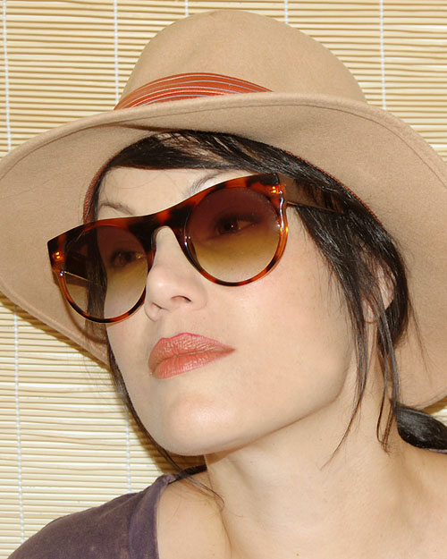 Solglasögon: Speakeasy Tortoise Gloss