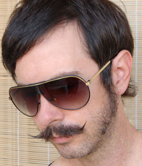 Solglasögon: 74 Black Gold