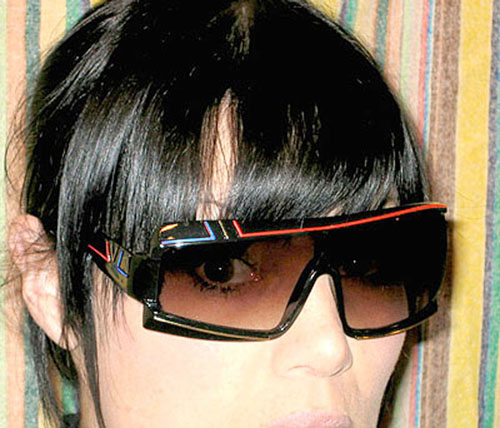 Solglasögon: Asymmetric Black