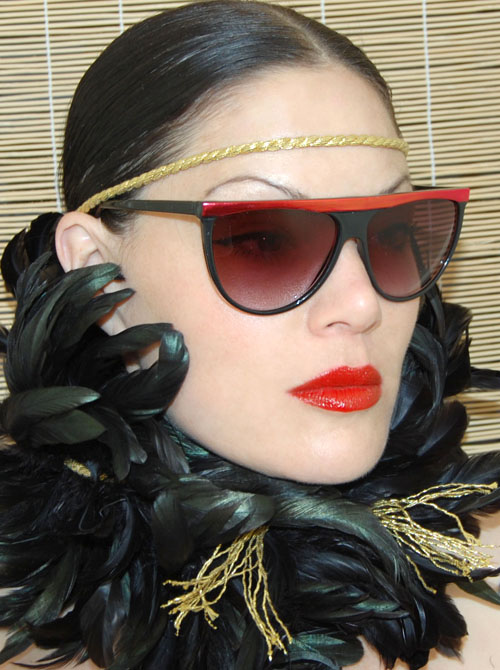 Solglasögon: Essence Black/Red