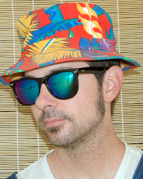 Solglasögon: Gene Charles Black/Blue Mirror