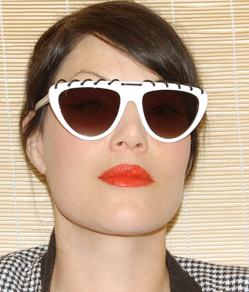 Solglasögon: Lace-Up White/Black