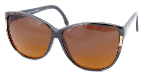 Solglasögon: Simone Brown