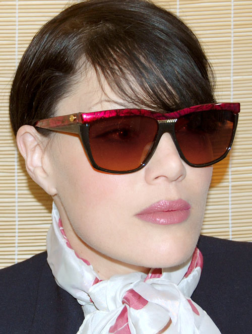 Solglasögon: Kazue Magenta